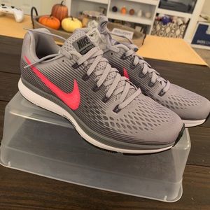 Women’s Nike Zoom Pegasus 34 Size 8
